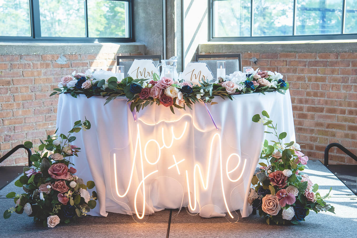 Head table decorations at Embassy Suites of Rockford